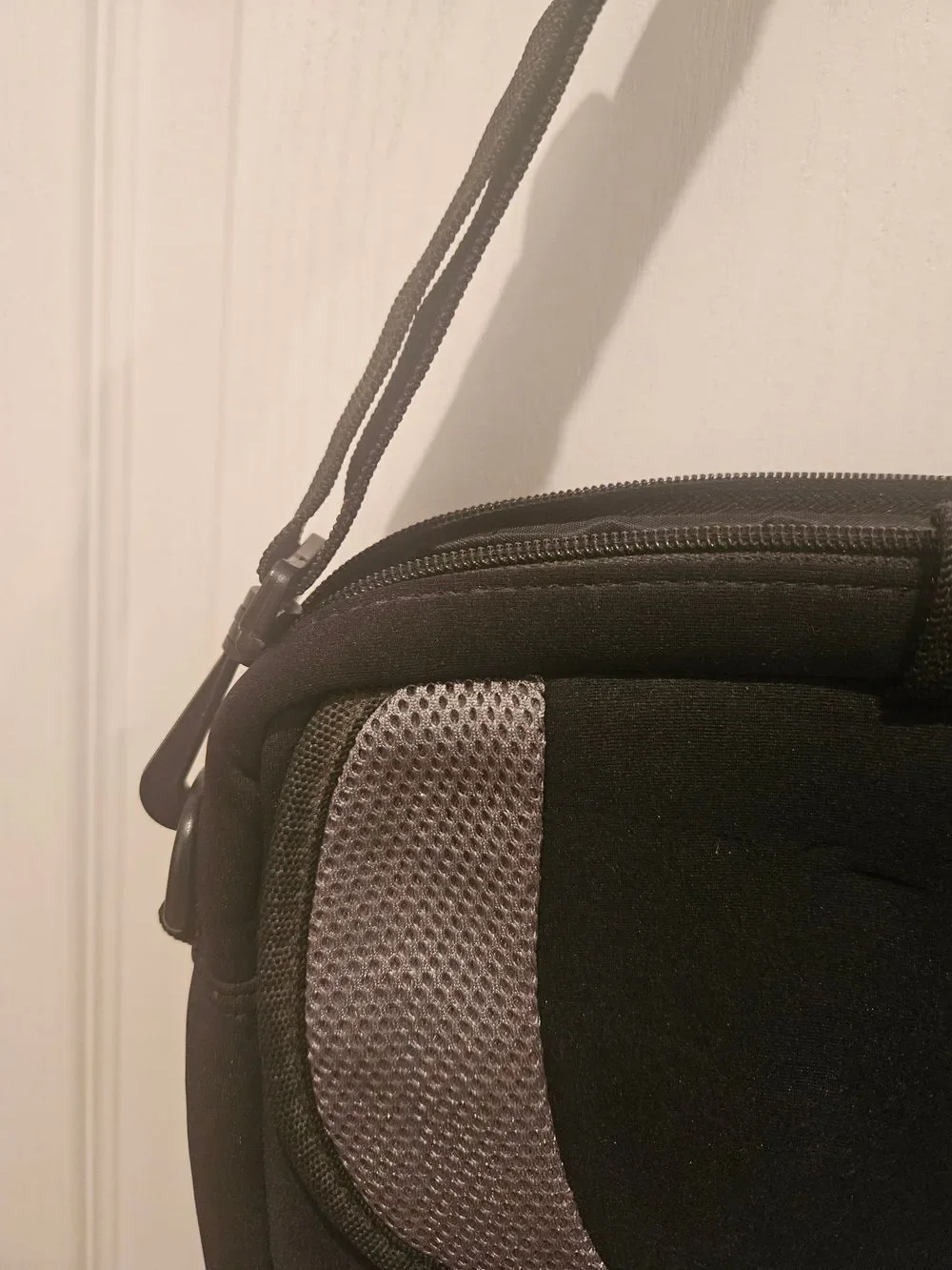 Targus durable shoulder